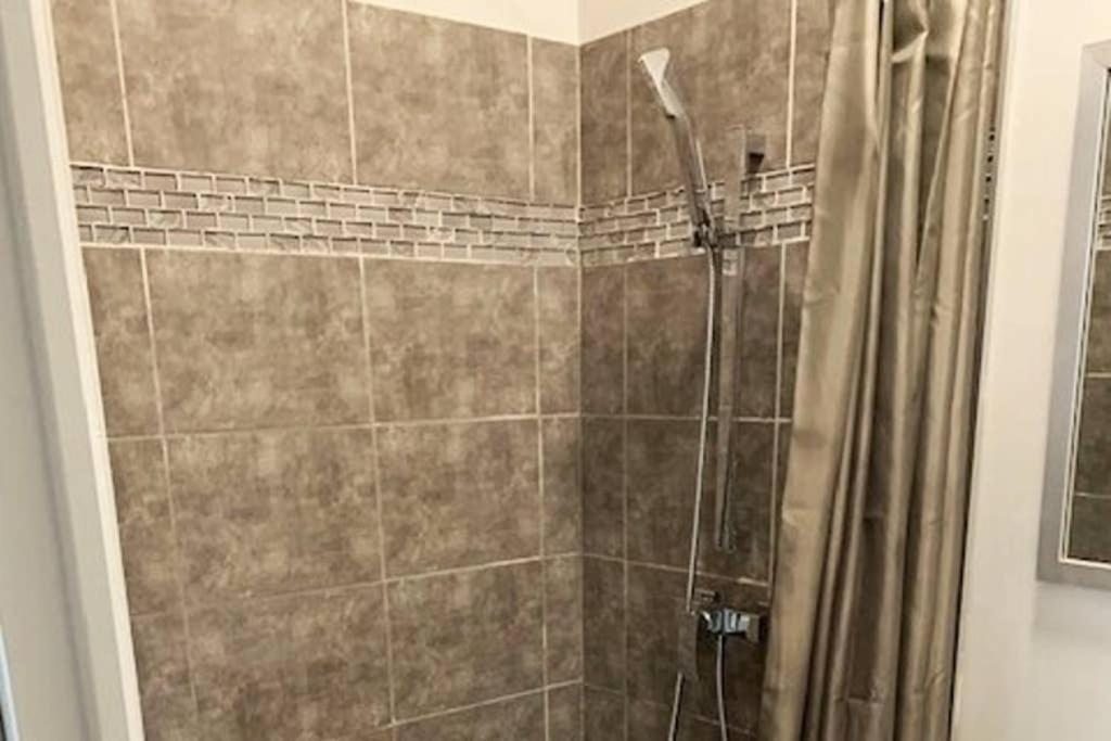 Caudry : Bel Appartement Plein Centre エクステリア 写真